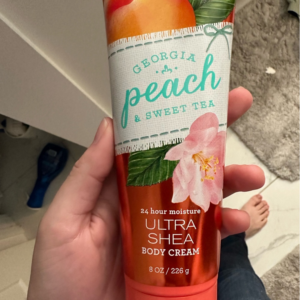 Bath And body works Georgia peach body cream